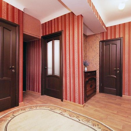 אלמטי Spacious Central Apartment מראה חיצוני תמונה