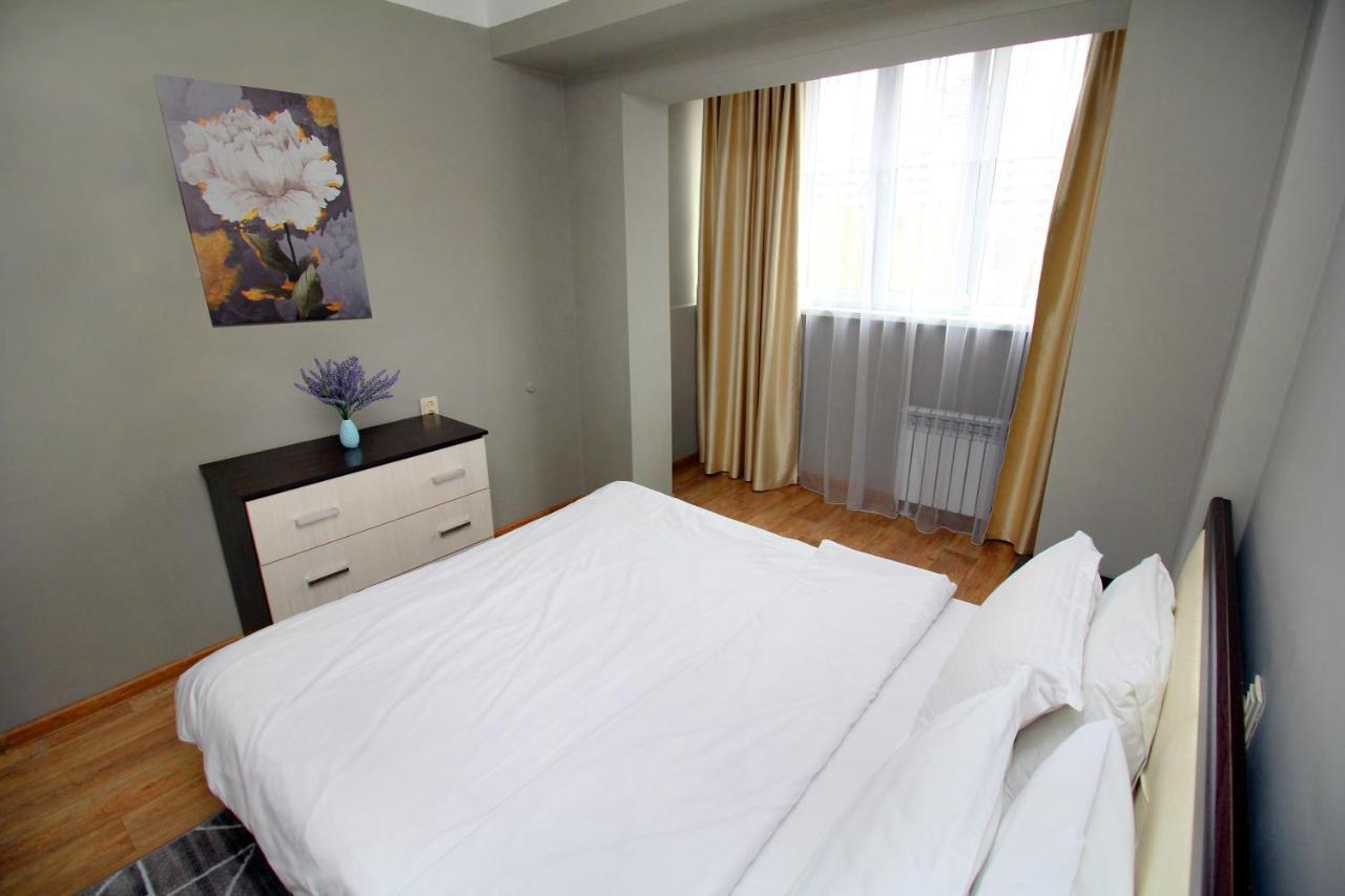 אלמטי Spacious Central Apartment מראה חיצוני תמונה
