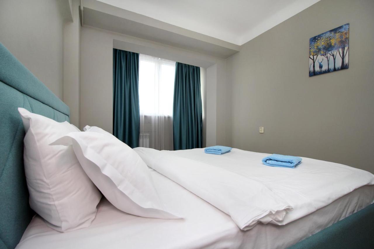 אלמטי Spacious Central Apartment מראה חיצוני תמונה