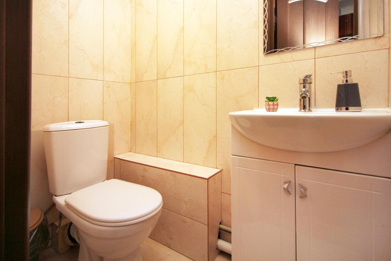 אלמטי Spacious Central Apartment מראה חיצוני תמונה